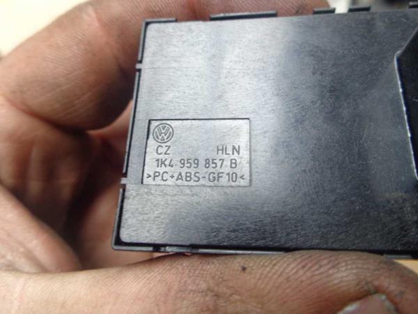 BOUTON LEVE VITRE VW/SEAT C/GOLF PLUS/GOLF 5/GOLF 6/JETTA/PASSAT/POLO/TIGUAN/TOURAN,SEAT ALTEA/IBIZA - Vue 3